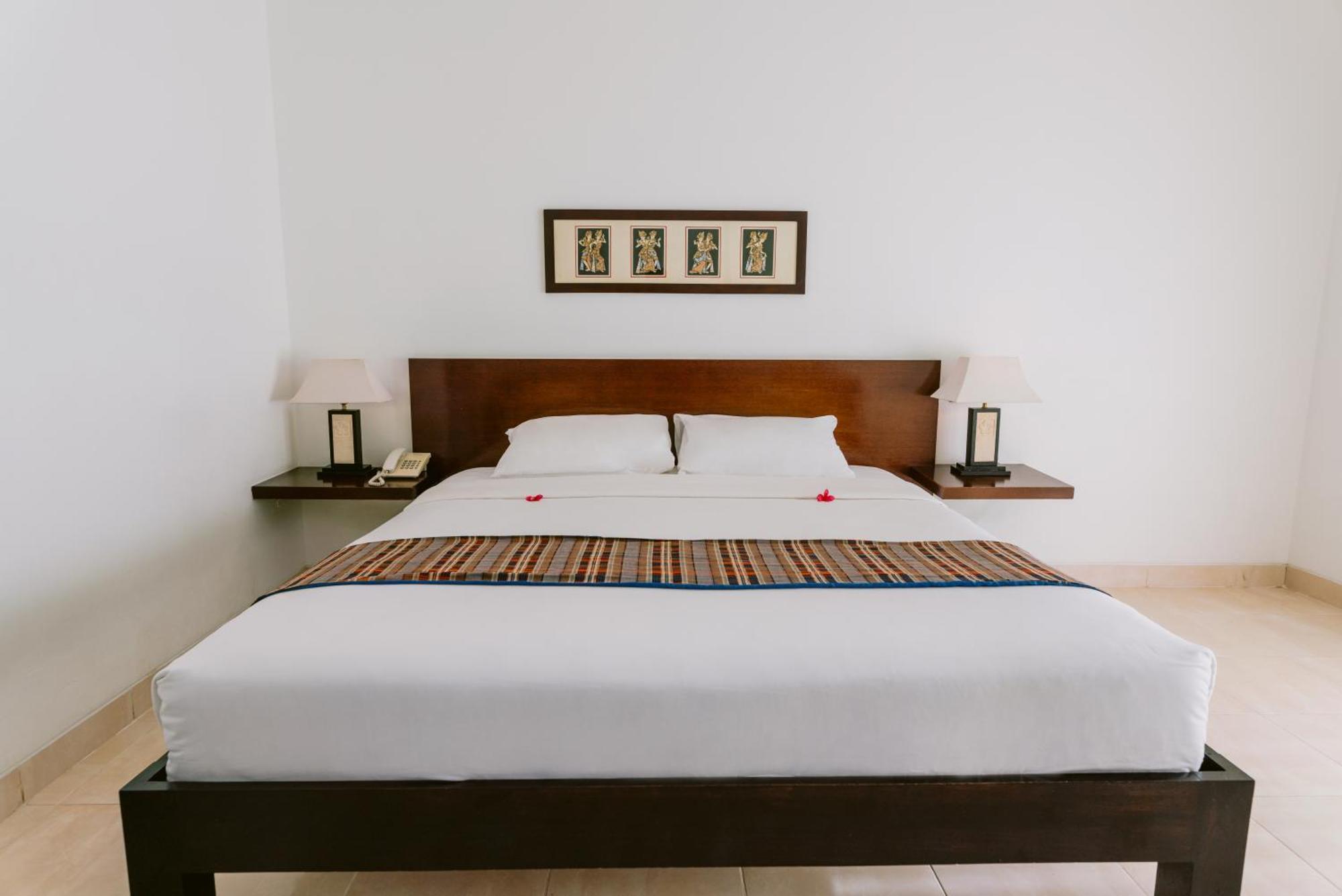 Legong Keraton Beach Hotel Canggu  Exterior photo