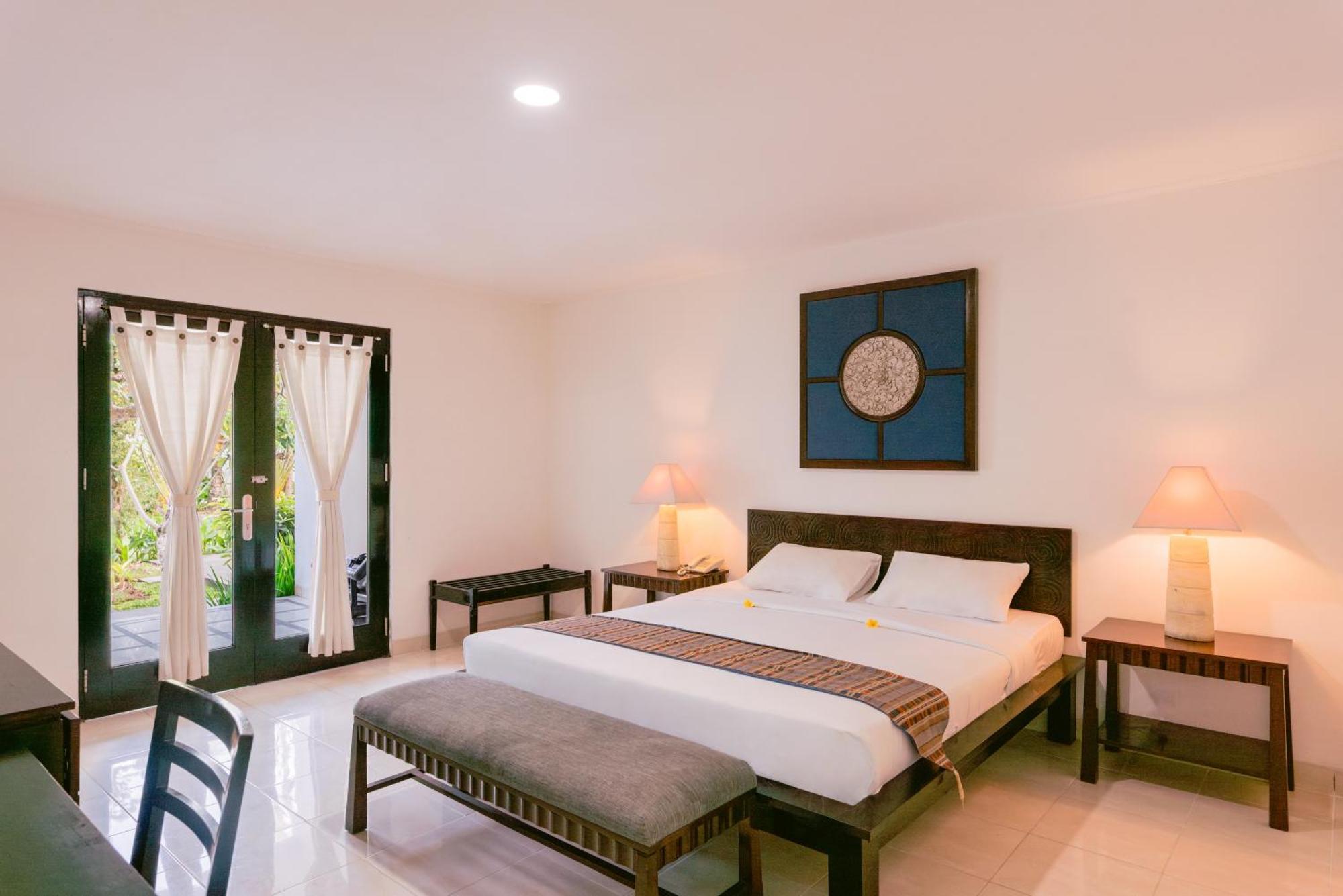 Legong Keraton Beach Hotel Canggu  Exterior photo