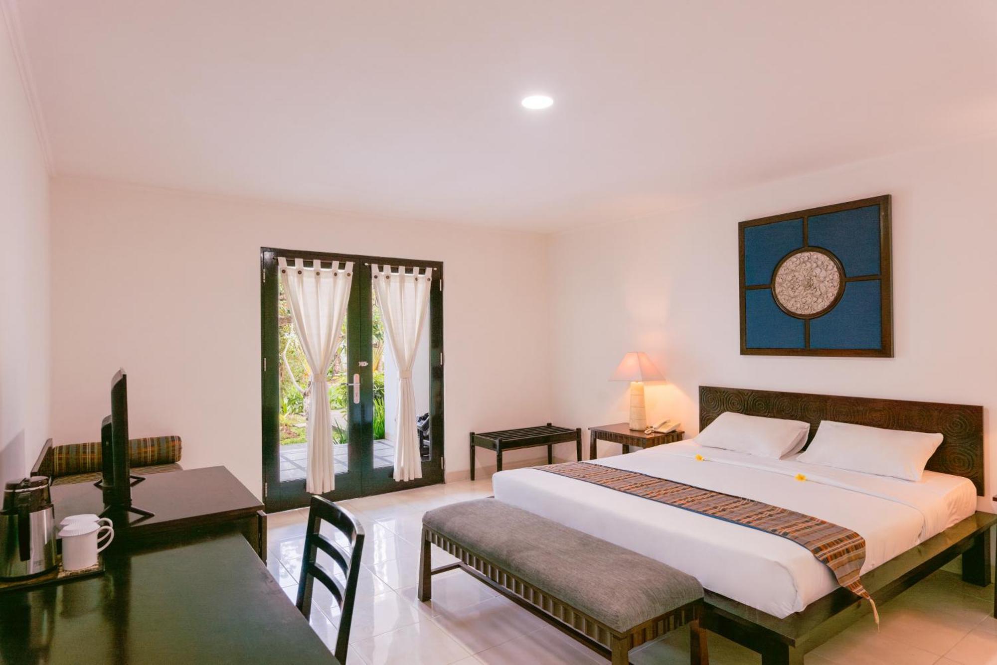 Legong Keraton Beach Hotel Canggu  Exterior photo