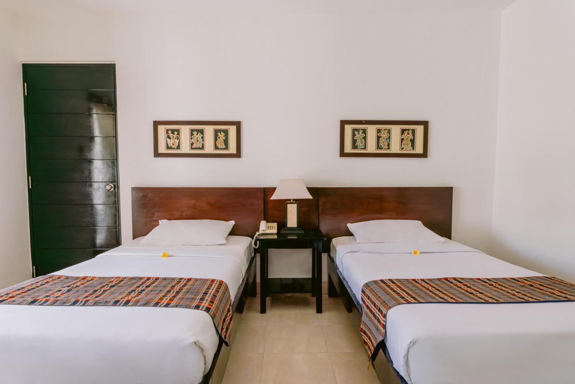 Legong Keraton Beach Hotel Canggu  Exterior photo